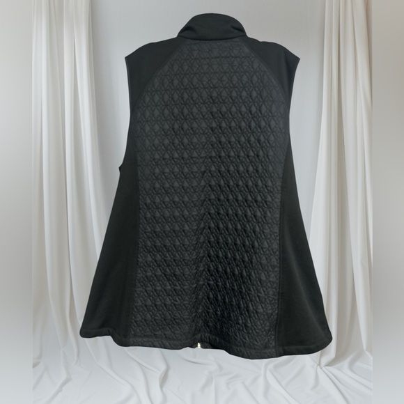 Livi Active Black Quilted Vest - Picture 3 of 4
